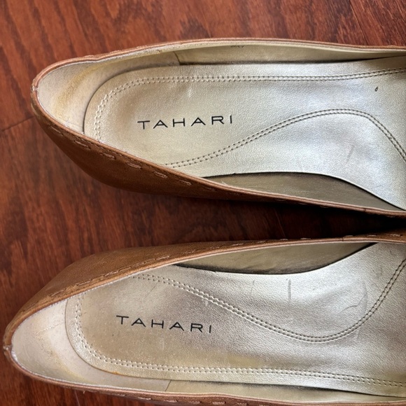 Tahari Camel Munich Kitten Heels with Bow Detail, 8 - Picture 7 of 8